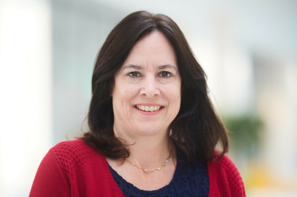Dr Kim Linton
